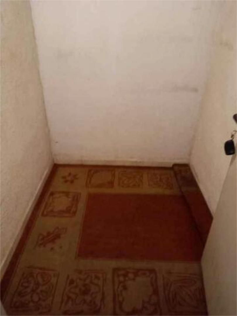 Box room to rent in Siero