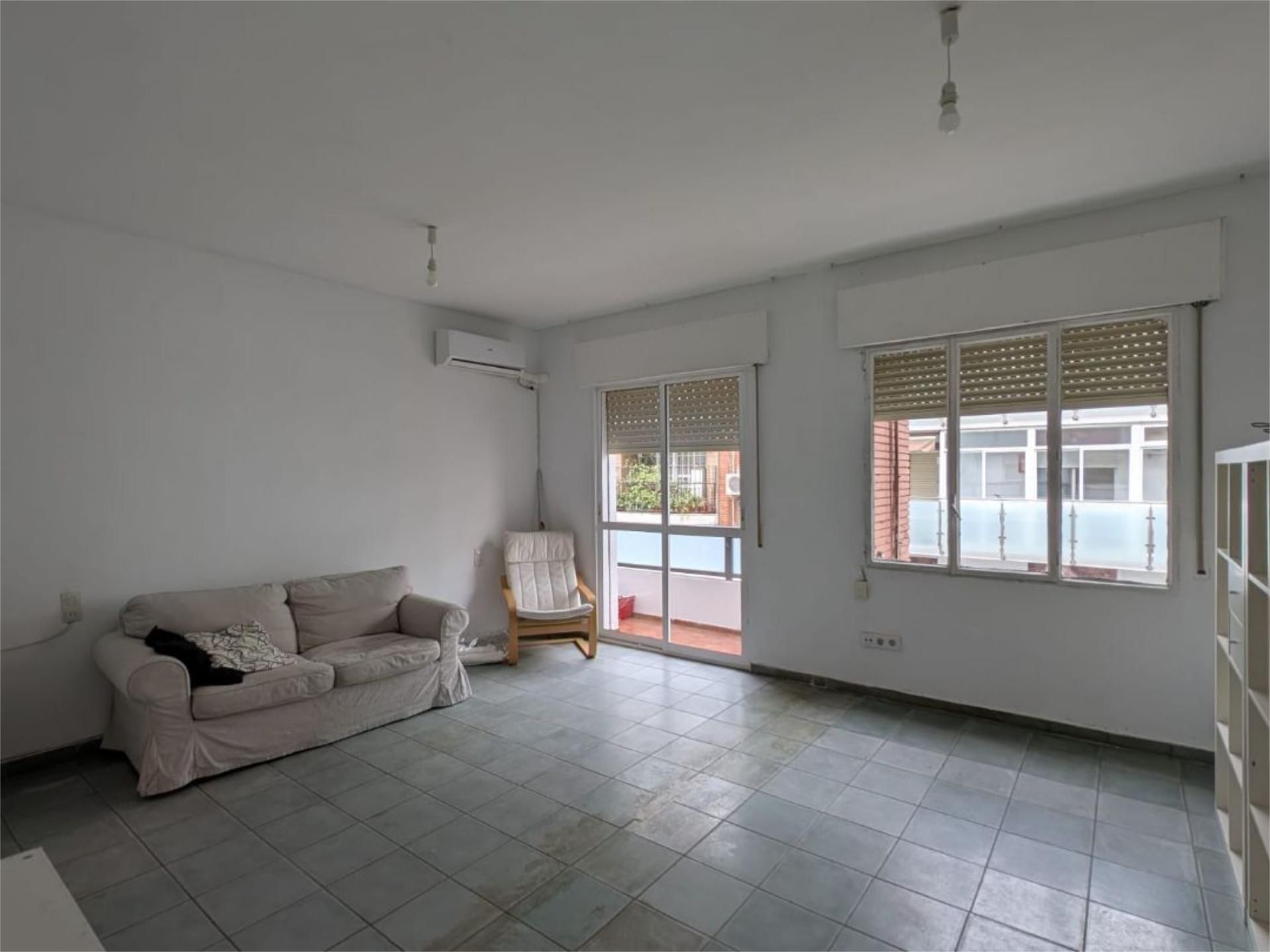 Sala d'estar de Pis de lloguer en  Sevilla Capital amb Aire condicionat i Terrassa