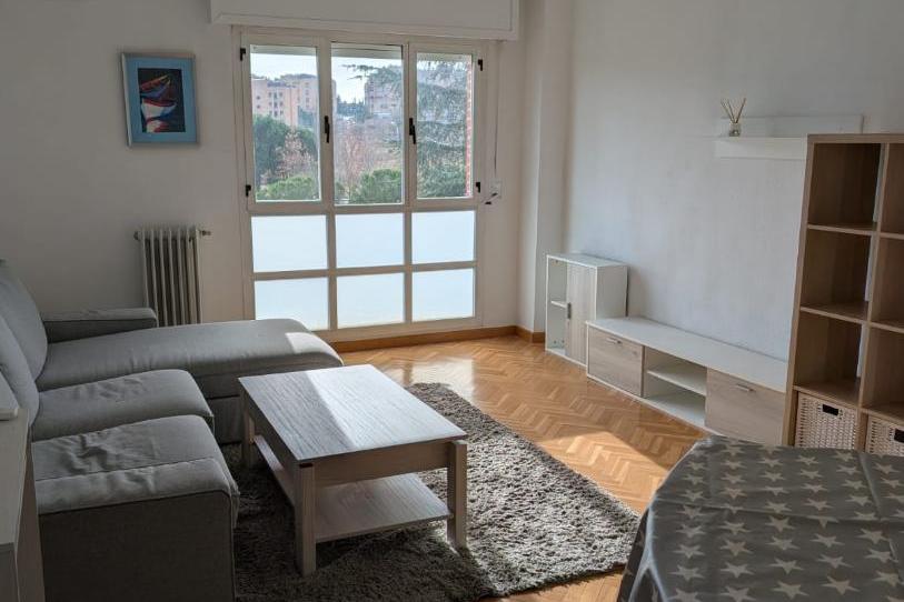 Flat to share in Calle de Haendel, 5, Conde Orgaz - Piovera, Madrid - image 1 Photo 1 of Flat to share in Calle de Haendel, 5, Conde Orgaz - Piovera, Madrid