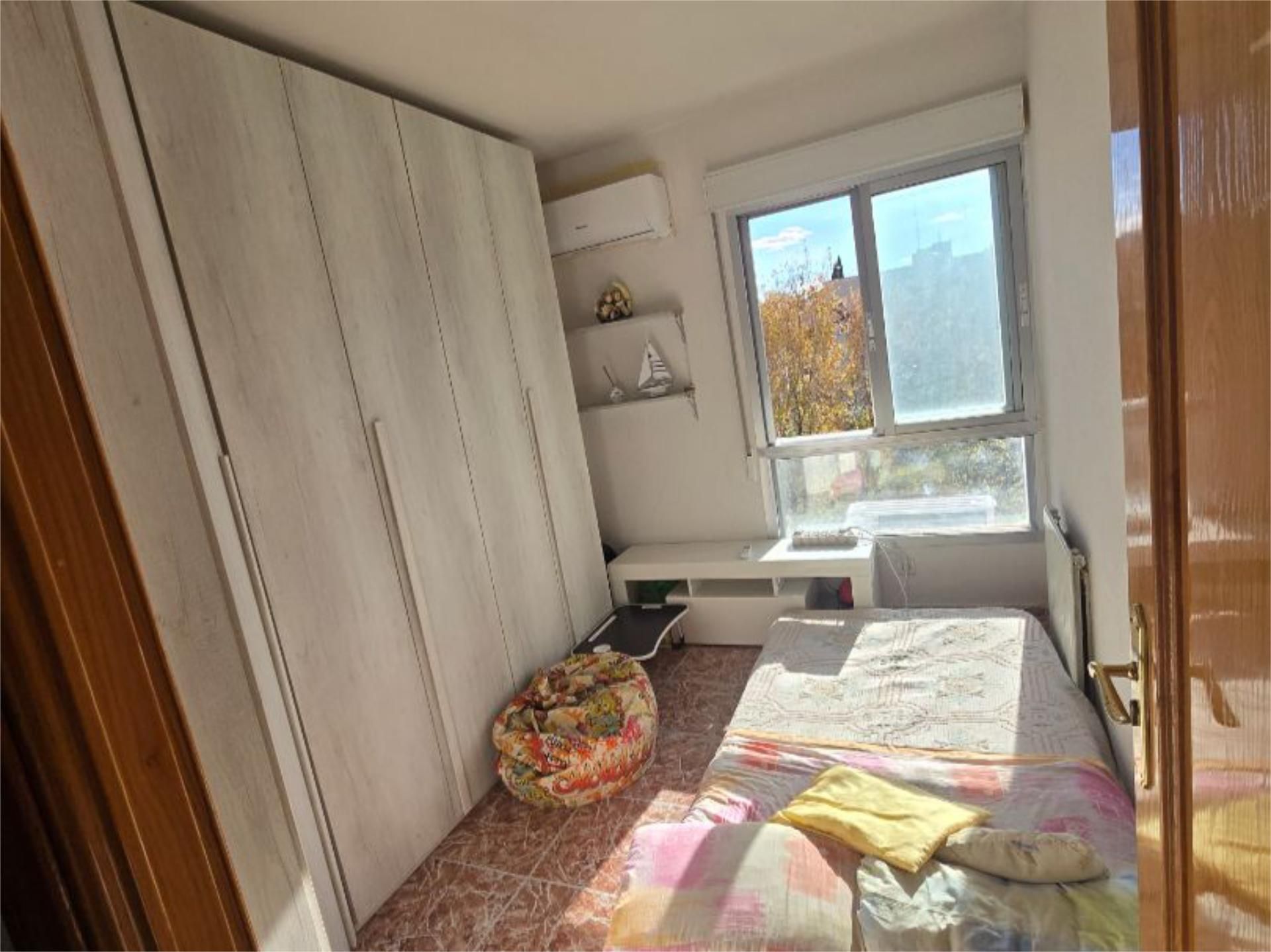 Piso para compartir en Calle de Roquetas de Mar, 21, Apóstol Santiago