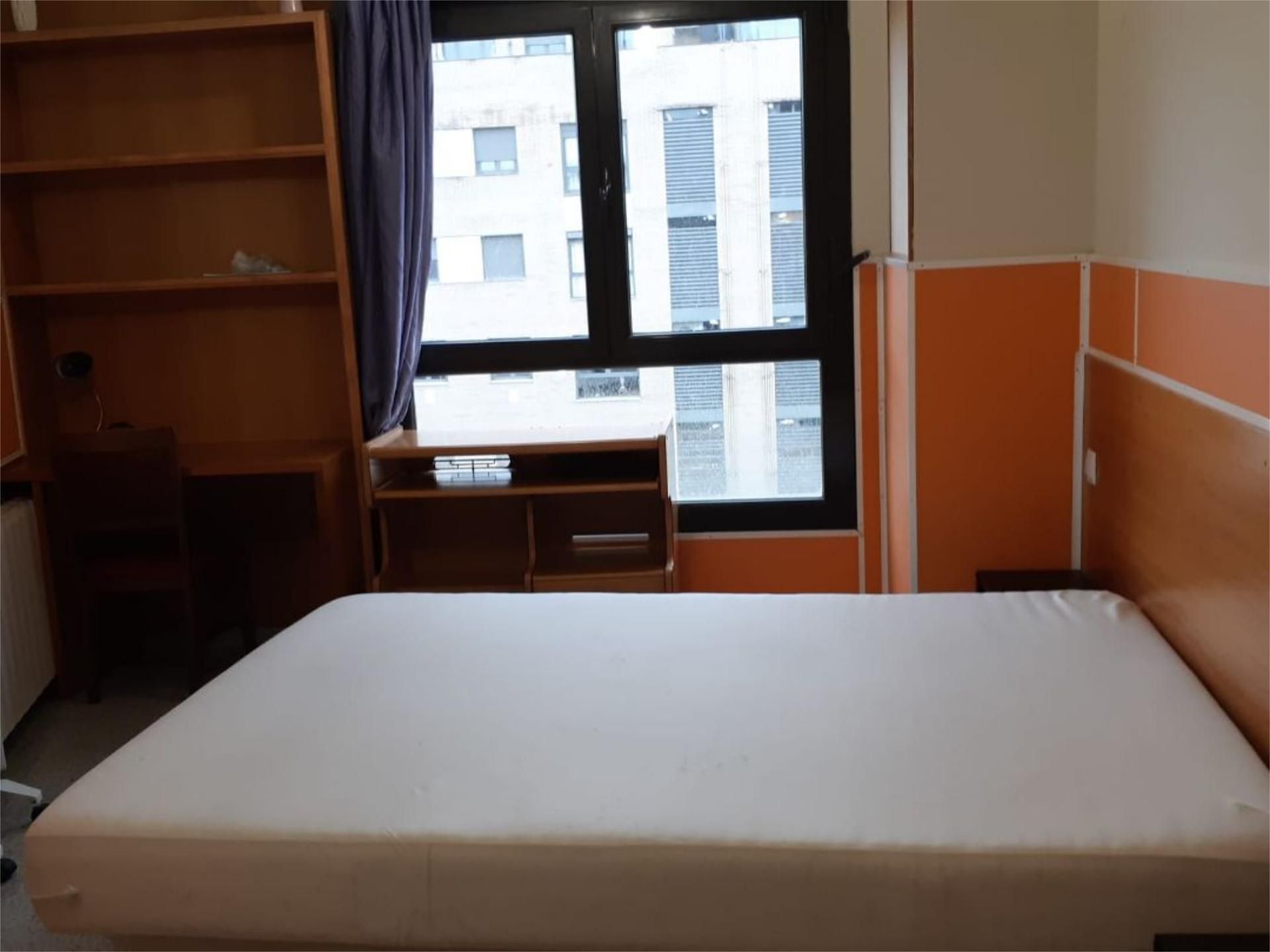 Dormitori de Estudi de lloguer en  Madrid Capital amb Aire condicionat, Calefacció i Piscina