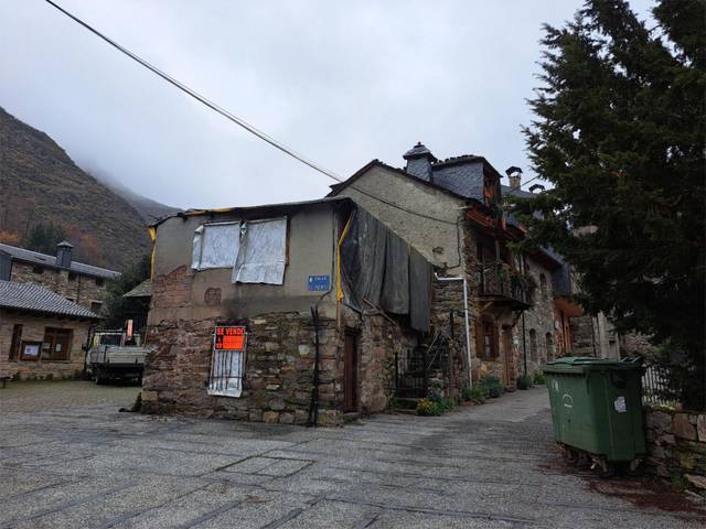 Casa-chalet en Venta en Avenida el Rollo, 23 en Igüeña