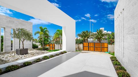 House or chalet for sale in Avenida de la Macaronesia, 2187, La Caleta, Santa Cruz de Tenerife - image 3 Photo 3 of House or chalet for sale in Avenida de la Macaronesia, 2187, La Caleta, Santa Cruz de Tenerife