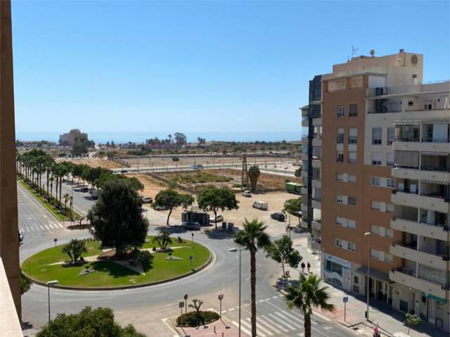 Piso en Alquiler en Avenida Imperio Argentina, 9 en Martín Carpena - Torre del Río
