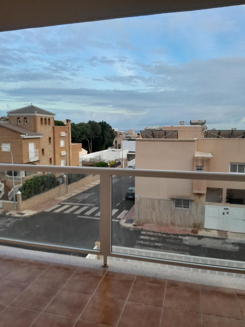 Pis de lloguer a Calle Jose Luis Perales, 6, Aguadulce Sur Vista exterior de Pis de lloguer en Roquetas de Mar amb Aire condicionat, Terrassa i Moblat