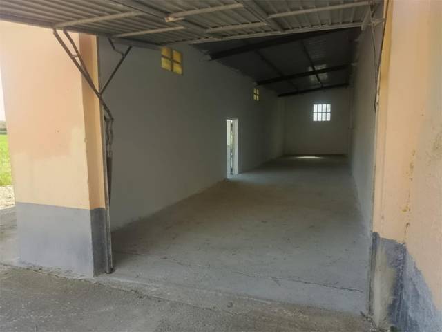 Local comercial en Alquiler en Calle Torre Blanca, 10 en San Juan de Mozarrifar