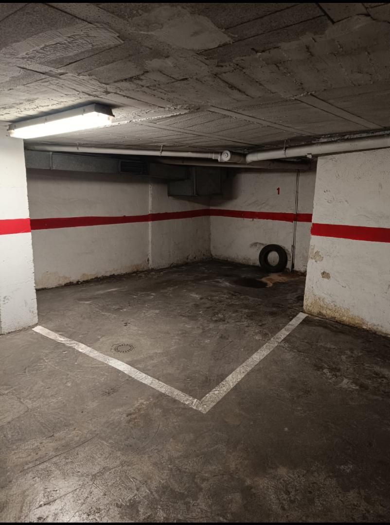 Garatge de lloguer a Calle Adarves Altos, 15, San Ildefonso - Catedral Aparcament de Garatge de lloguer en Jaén Capital