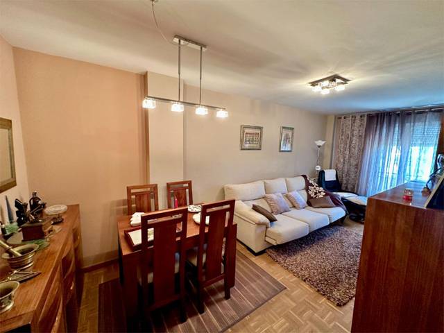 Piso en Alquiler en Calle Iglesia, 16 en San Cristóbal de la Cuesta