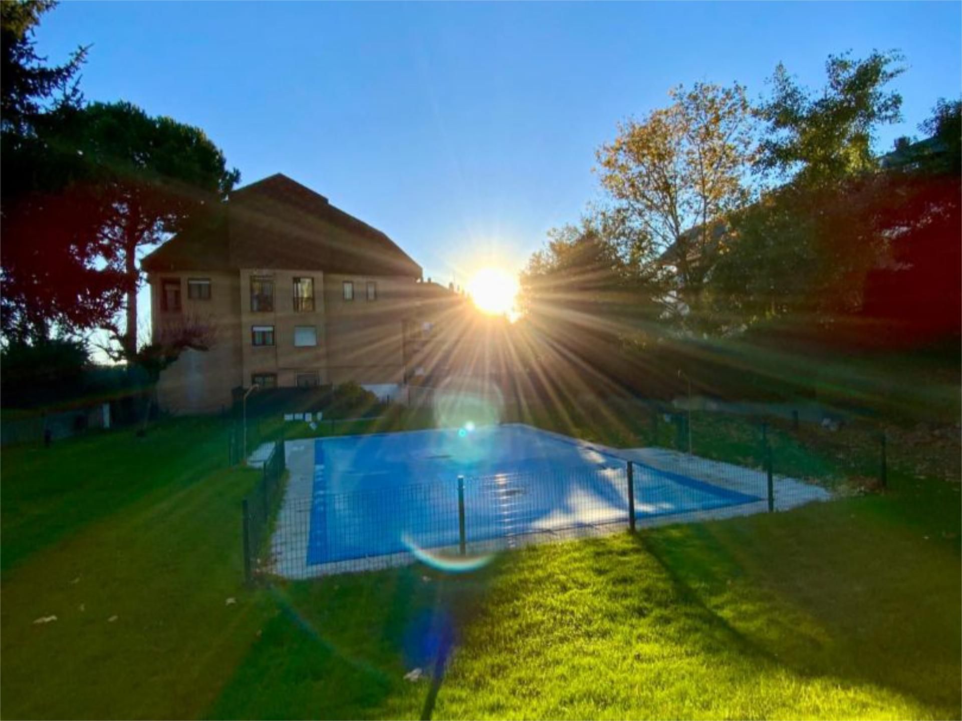 Swimming pool of Flat for sale in Majadahonda  with Terrace and Swimming Pool