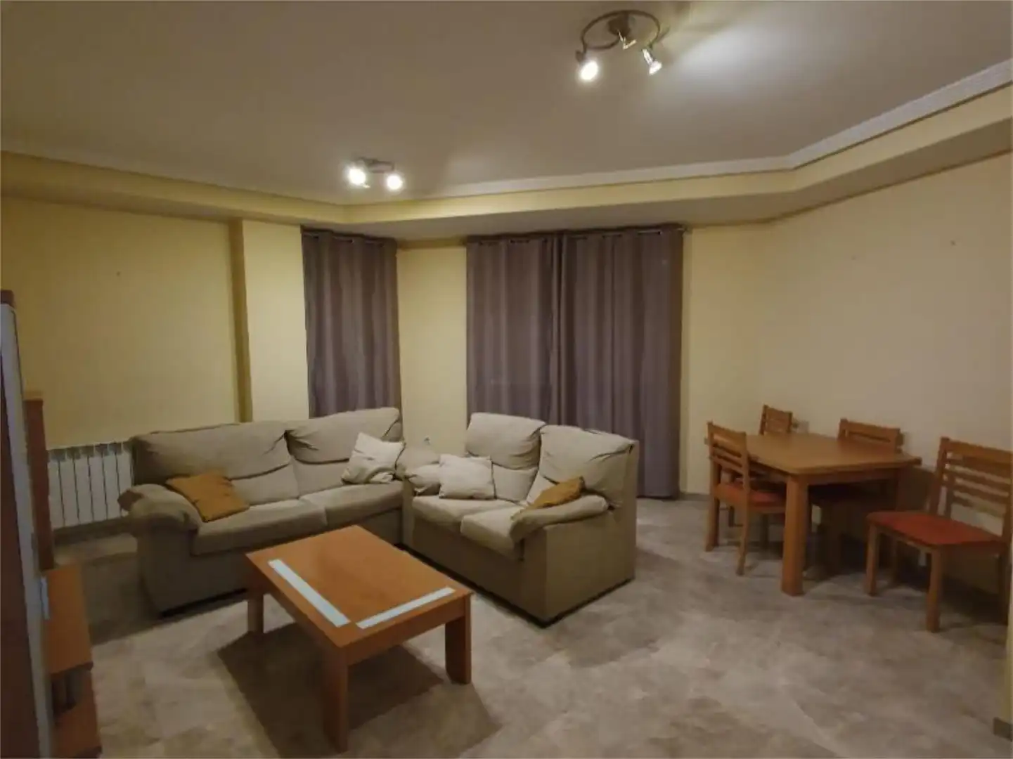 Sala de estar de Dúplex en venta en Ciudad Real Capital con Aire acondicionado, Terraza y Balcón