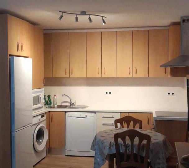 Piso en venta en Calle Salustio Regueral, 7, Sama, Asturias - imagen 1 Foto 1 de Piso en venta en Calle Salustio Regueral, 7, Sama, Asturias