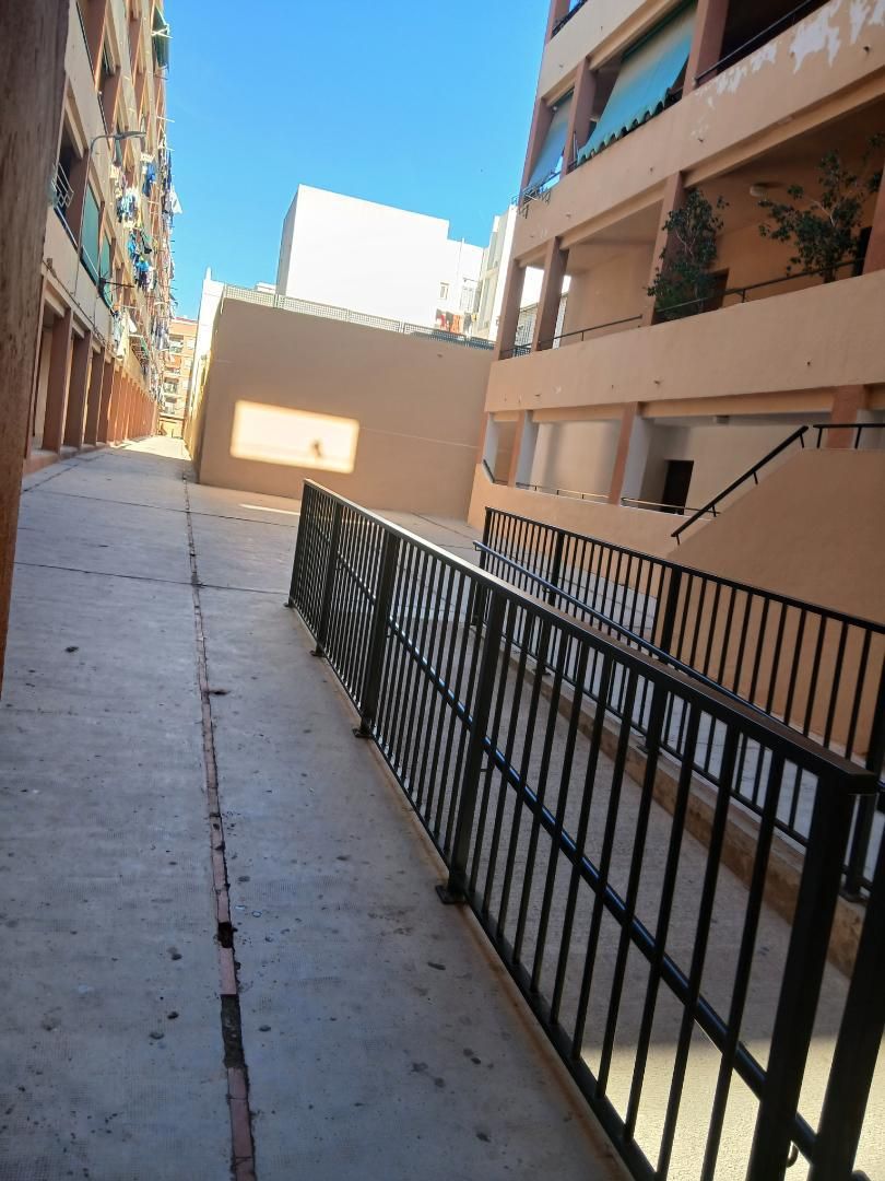 Pis per a compartir a Carrer de Salvador Giner, 5, Centro Ciudad Vista exterior de Pis per a compartir en Paterna amb Terrassa, Moblat i Forn
