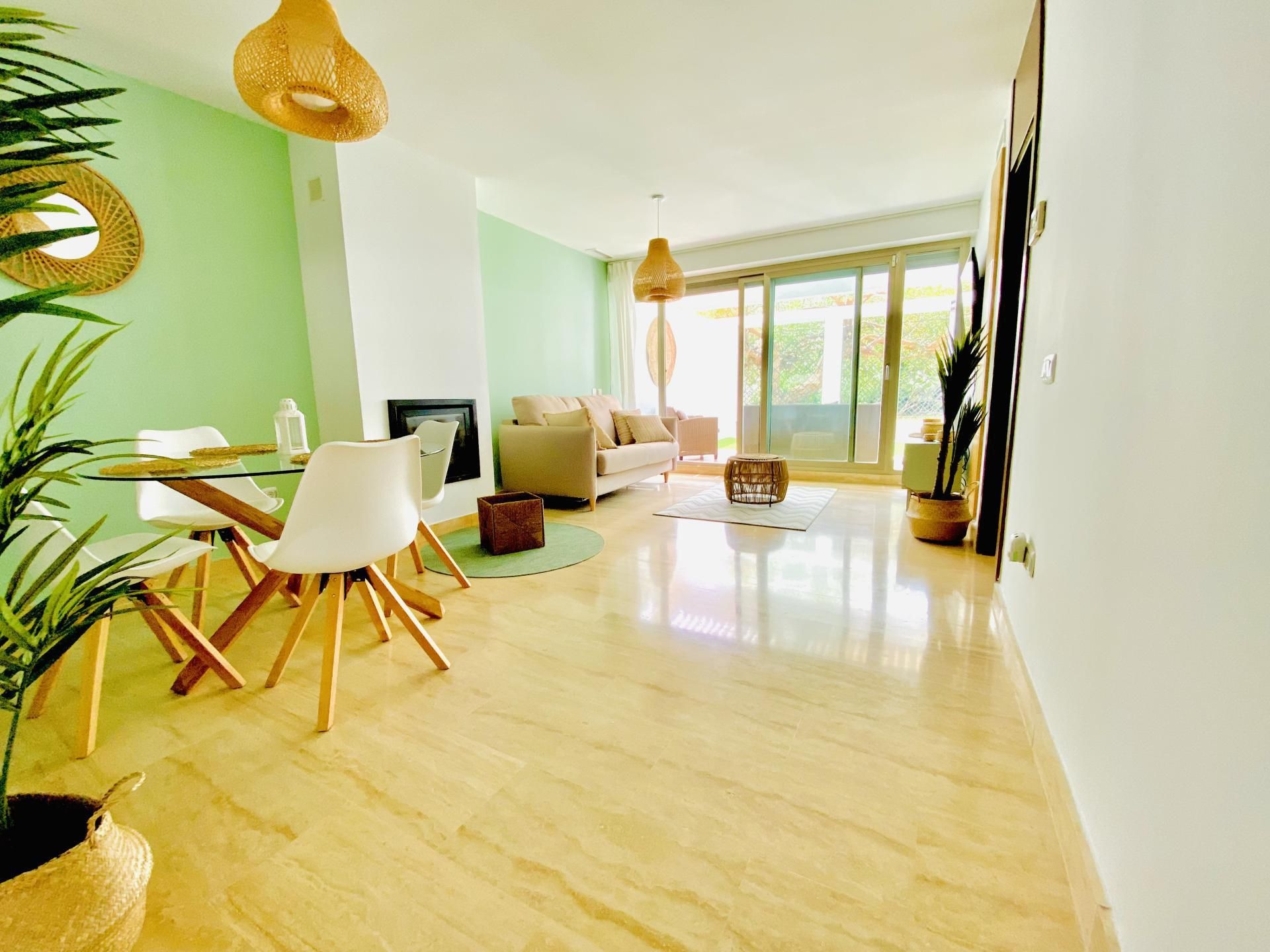 Pis de lloguer a Calle Valle del Sil Urbanización Lagar Martell, La Cala Golf - Lagar Martell Sala d'estar de Pis de lloguer en Mijas amb Aire condicionat, Calefacció i Jardí privat