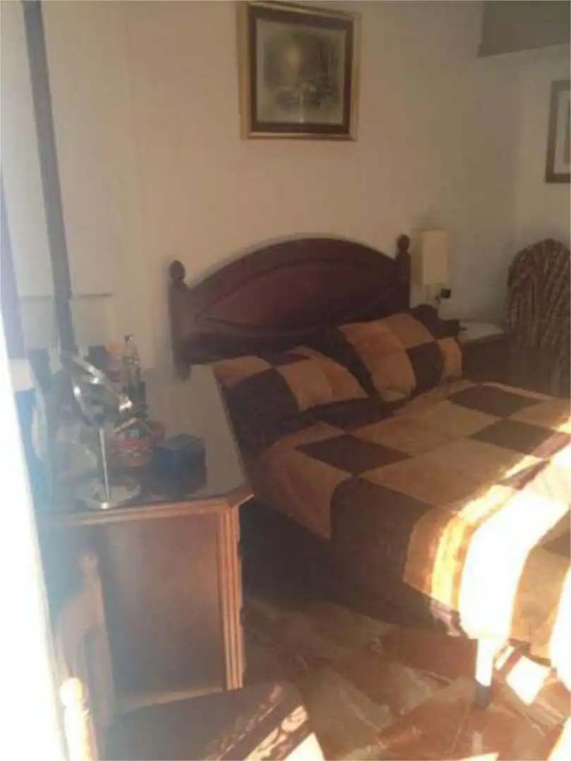 Habitación de Piso en venta en Montefrío con Amueblado
