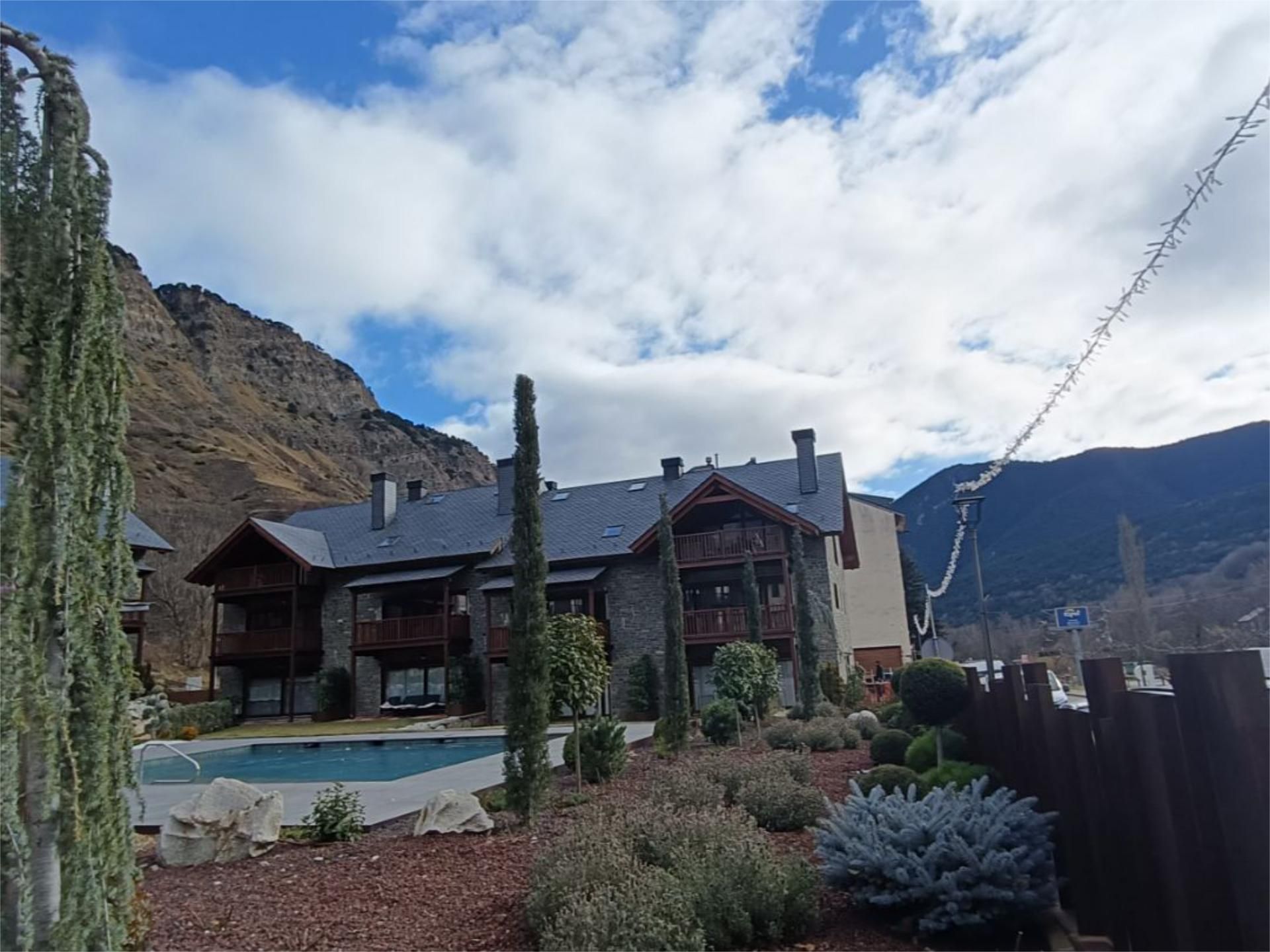 Dúplex en venda a Carretera d'Espot a Sant Maurici, 8, Espot Vista exterior de Dúplex en venda en Espot amb Calefacció, Parquet i Terrassa