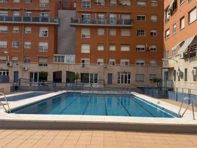 Piso en Venta en Avenida Simón Bolívar, 17 en Martiricos - La Roca - La Rosaleda