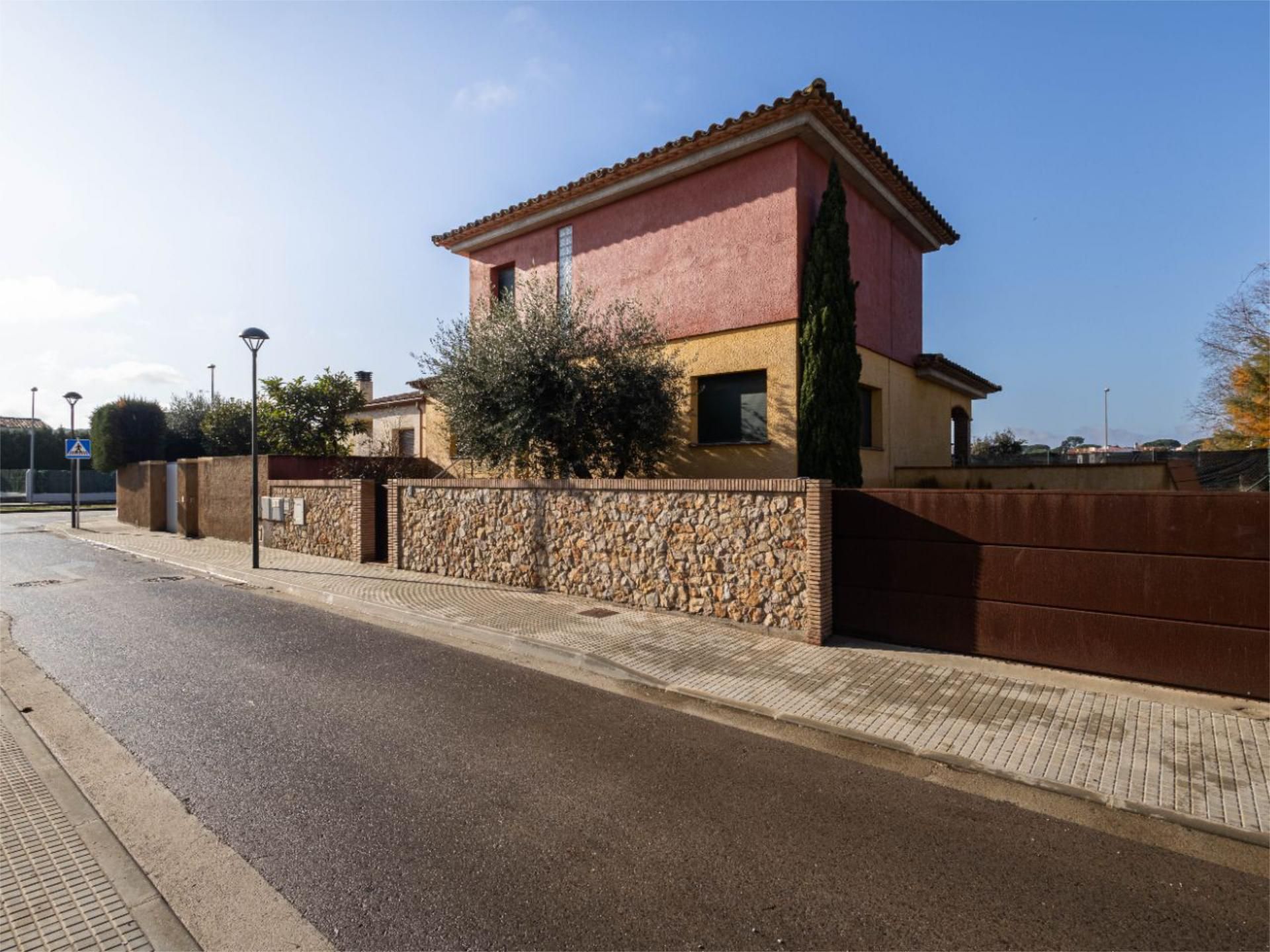 House or chalet for sale in Carrer Salvia, 5, Riells Exterior view of House or chalet for sale in L'Escala with Air Conditioner, Terrace and Swimming Pool