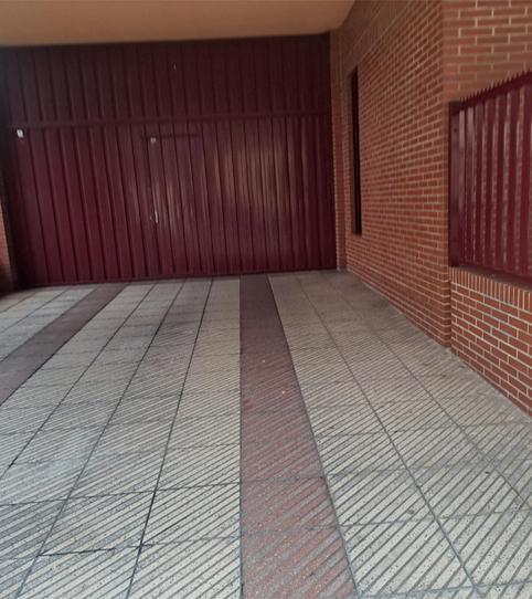 Foto 2 de Garatge de lloguer a Calle Alonso de Proaza, 3, Fozaneldi - Tenderina, Asturias