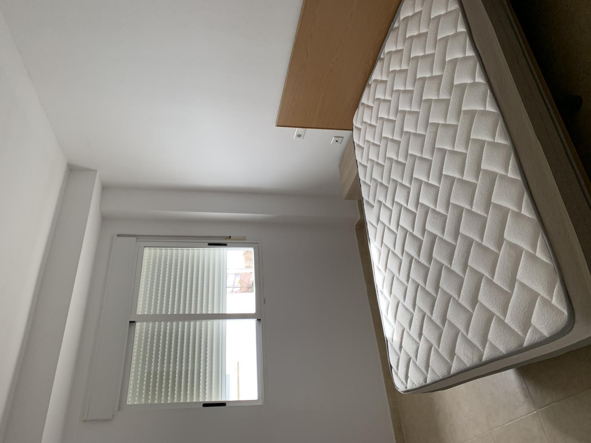 Dormitori de Pis de lloguer en Albocàsser amb Terrassa i Moblat