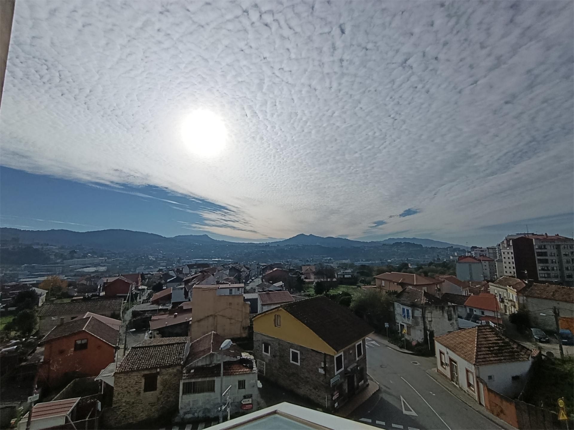 Vista exterior de Piso de alquiler en Vigo  con Balcón