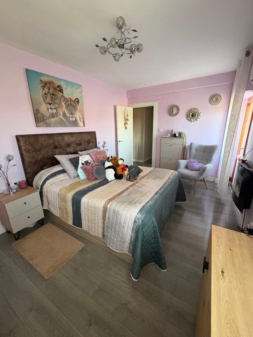 Bedroom of Flat for sale in  Zaragoza Capital  with Air Conditioner, Heating and Private garden