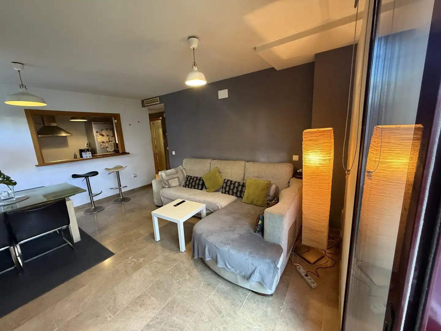 Piso en venta en Calle Montmatre, 9, Calvario Sala de estar de Piso en venta en Torremolinos con Jardín privado, Terraza y Piscina