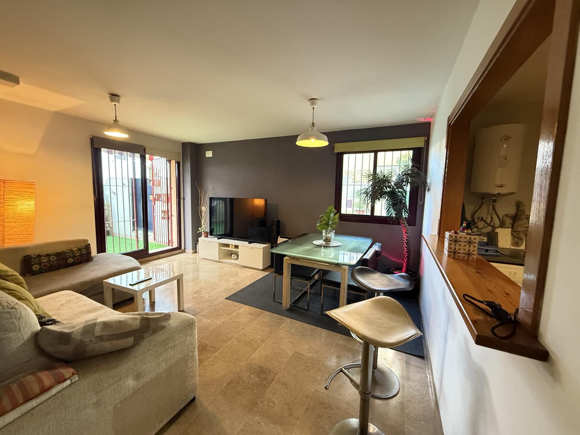 Sala d'estar de Pis en venda en Torremolinos amb Jardí privat, Terrassa i Piscina