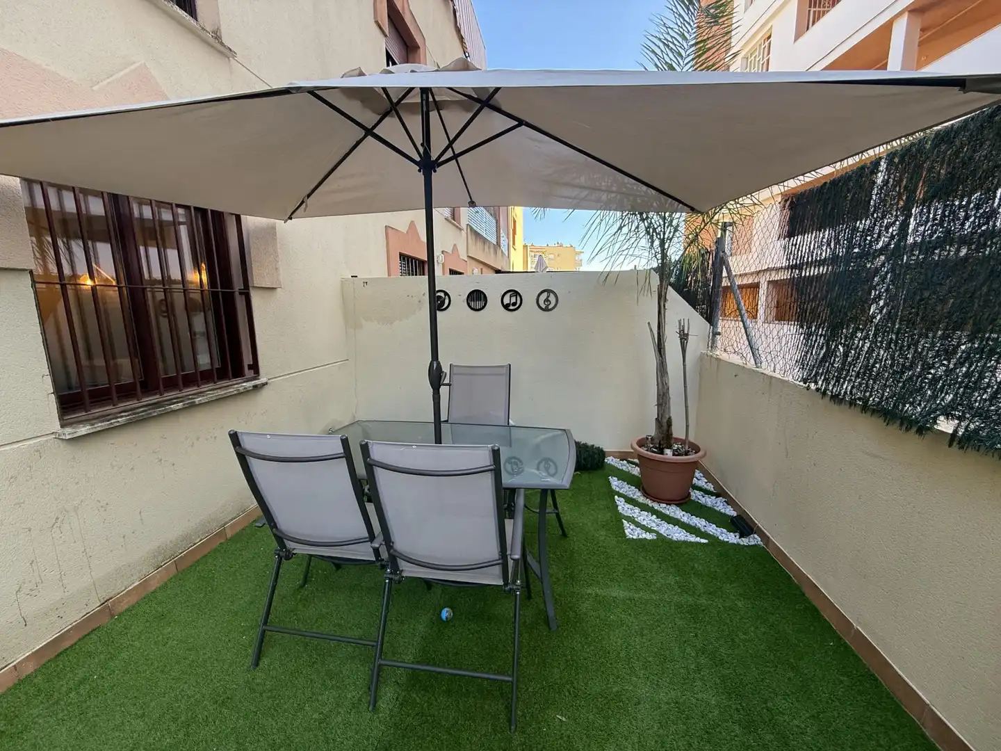 Piso en venta en Calle Montmatre, 9, Calvario Terraza de Piso en venta en Torremolinos con Jardín privado, Terraza y Piscina
