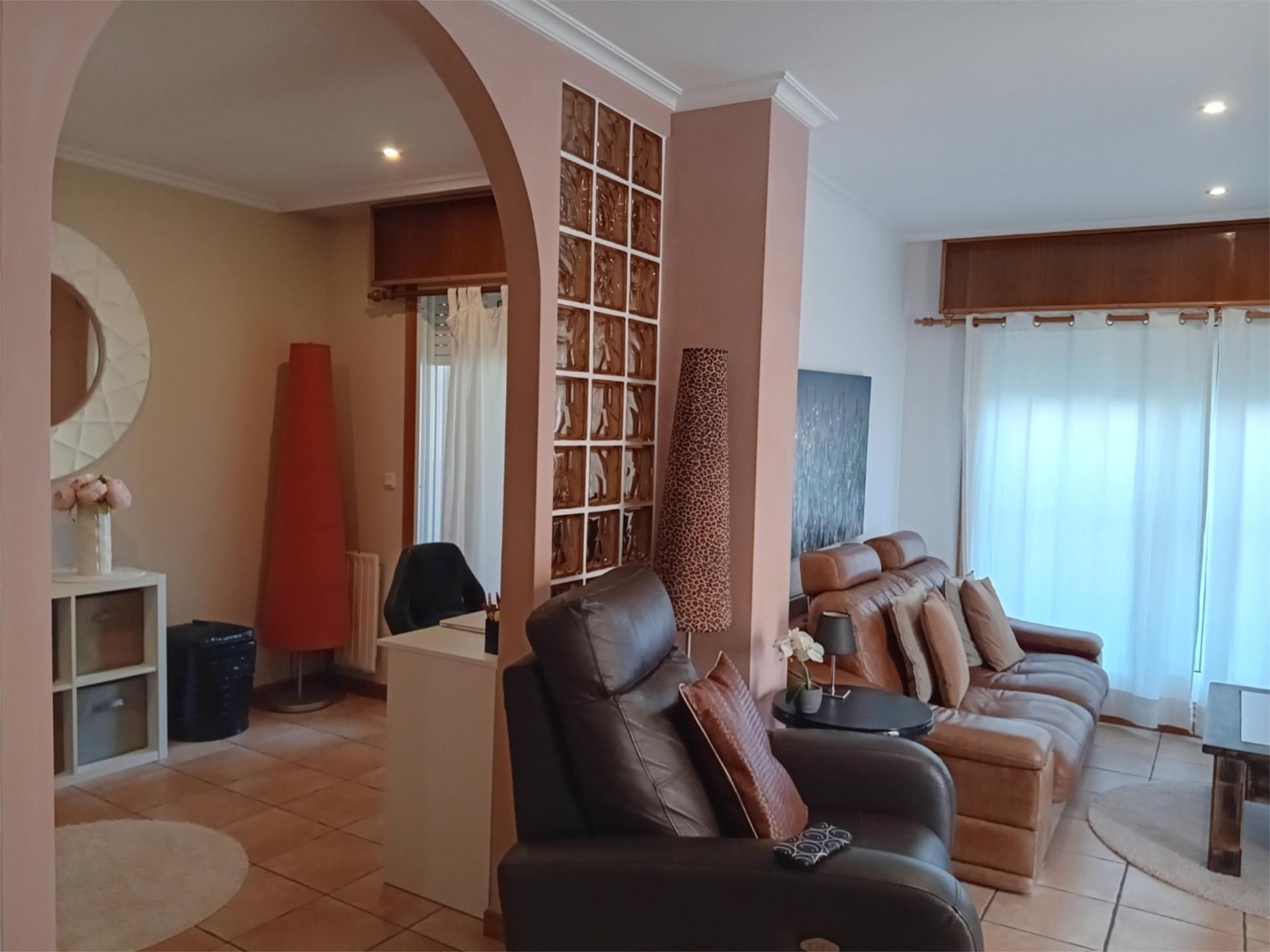 Sala d'estar de Apartament en venda en Sanxenxo amb Calefacció, Jardí privat i Terrassa