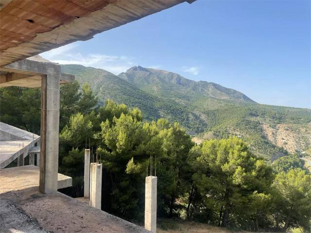 Finca rústica en Venta en Avenida Andalucía, 19 en Alozaina