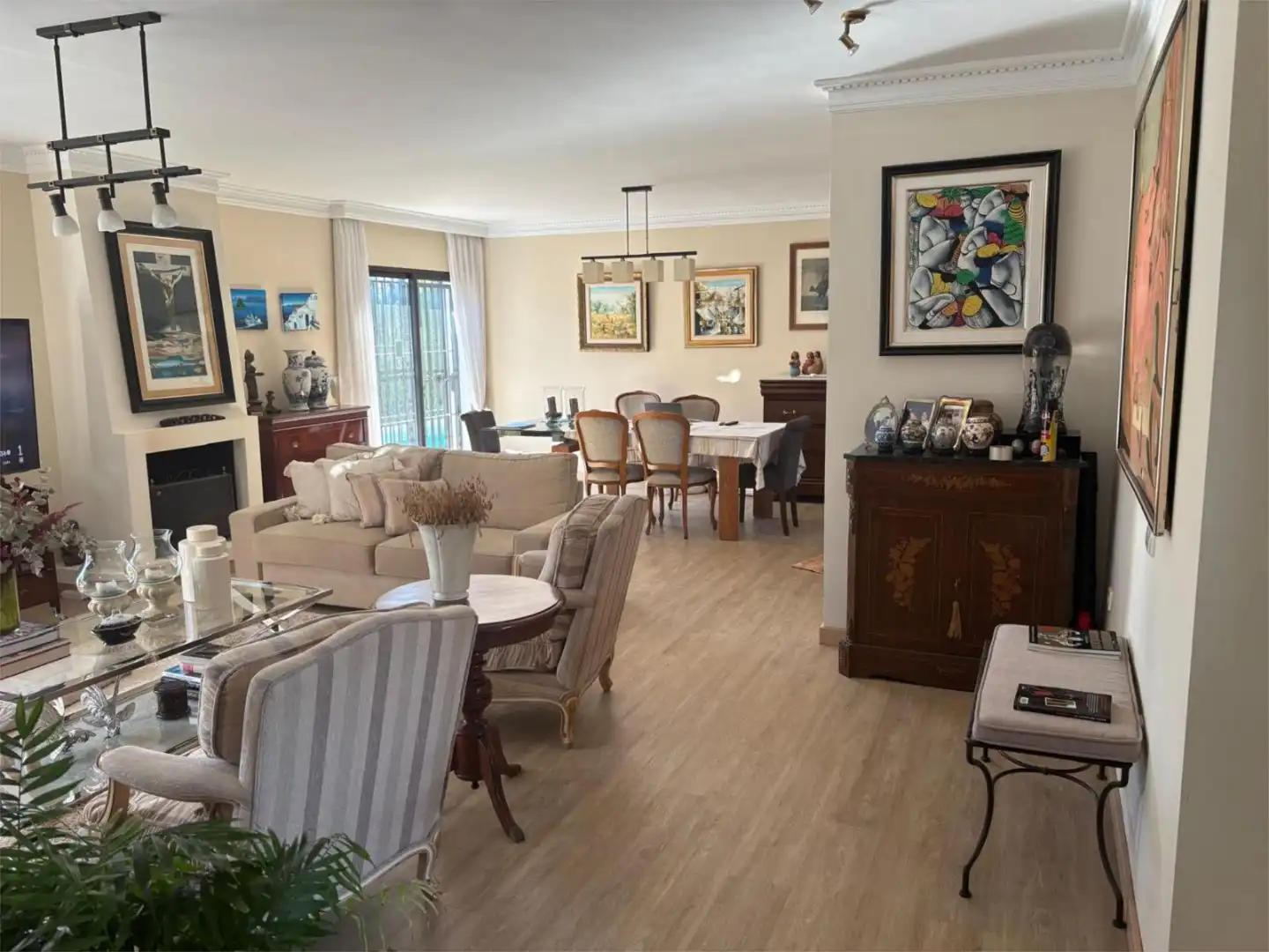 Houses for sale in Calle de Ramón Gómez de la Serna, Ricardo Soriano Dining room of Houses for sale in Marbella with Private garden, Terrace and Storage room