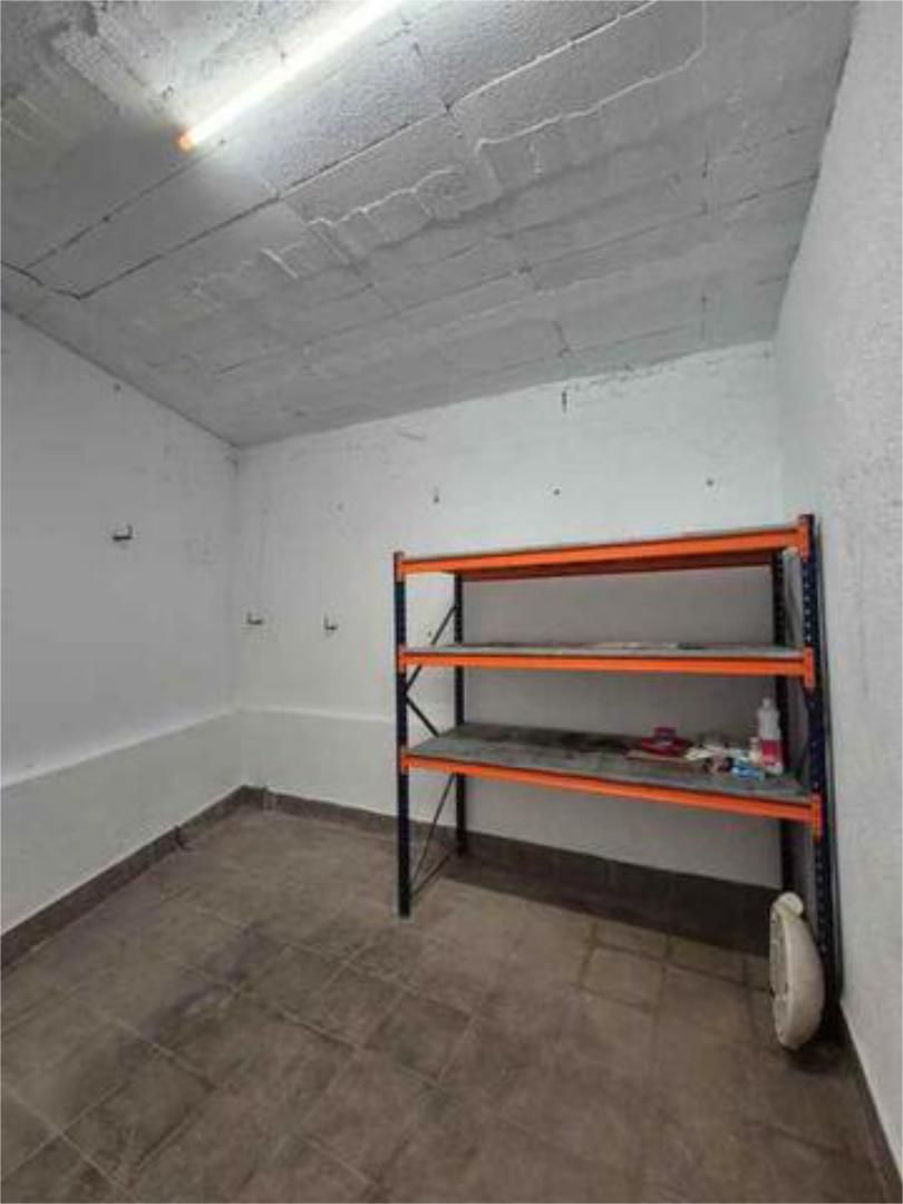 Box room to rent in  Granada Capital