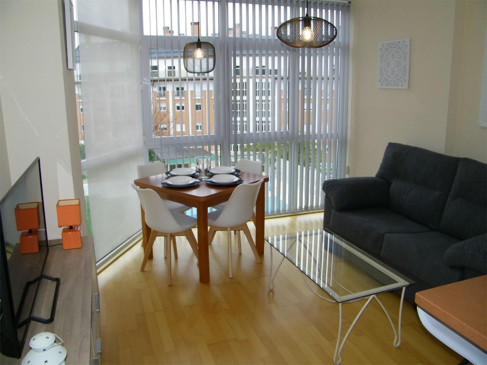 Menjador de Apartament de lloguer en  Jaén Capital amb Aire condicionat, Calefacció i Jardí privat