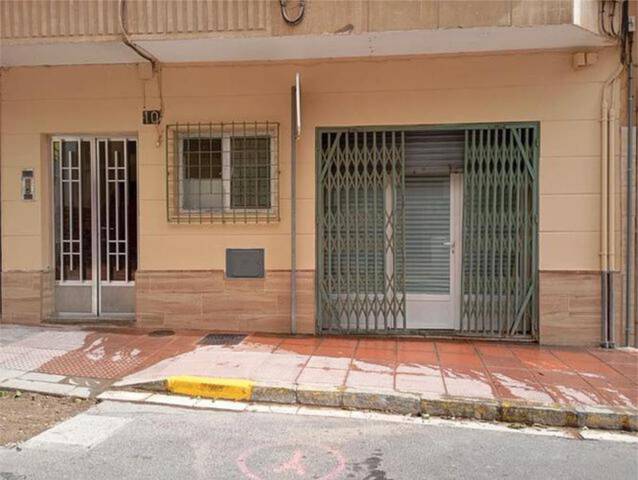 Local comercial en Alquiler en Plaza de Toros - Santa Rita