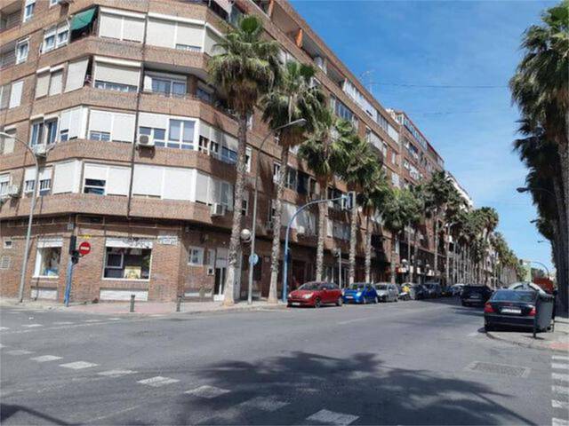 Piso en Alquiler en Benalúa