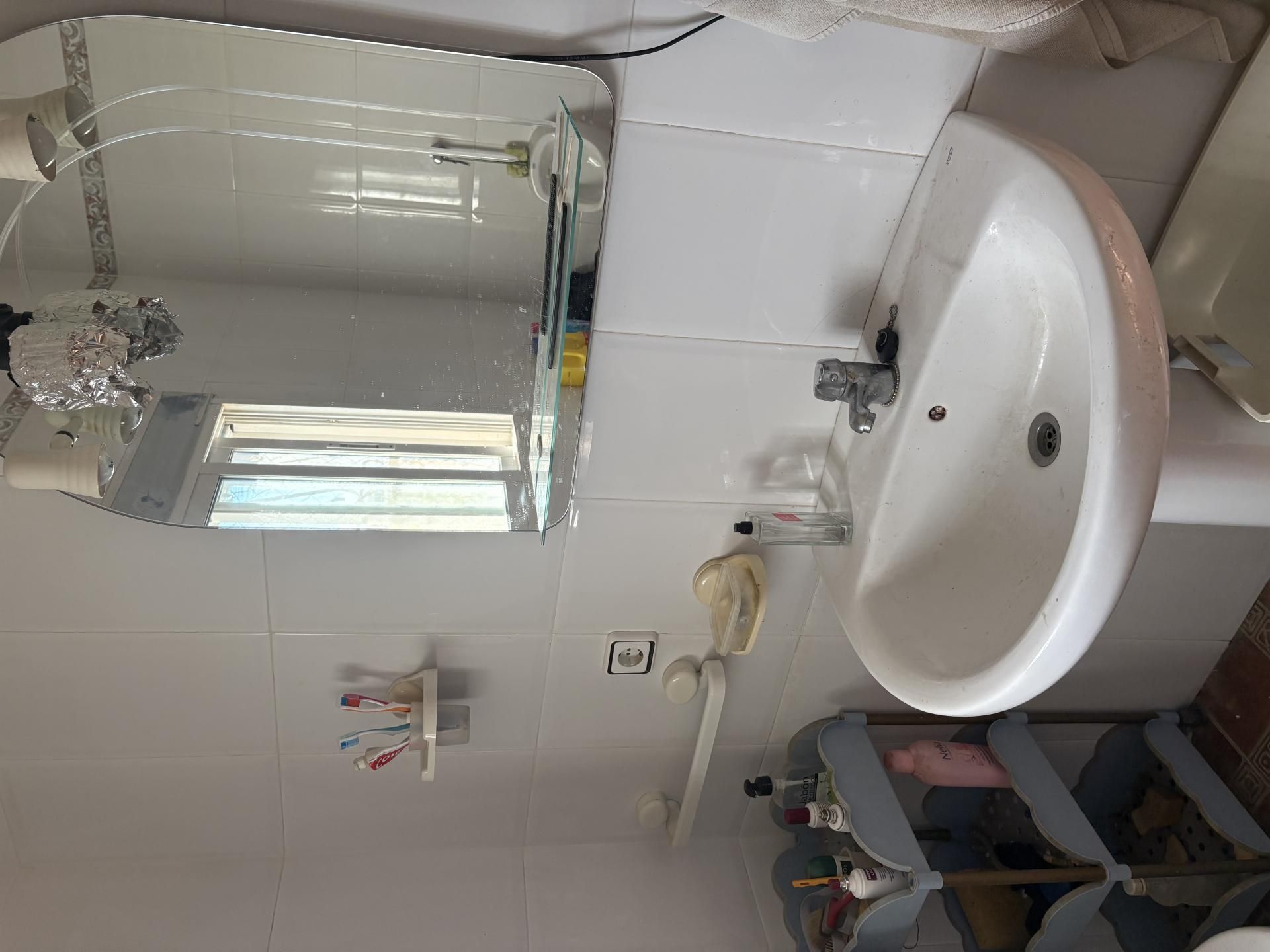 Bathroom of House or chalet for sale in Mula  with Air Conditioner, Terrace and Balcony