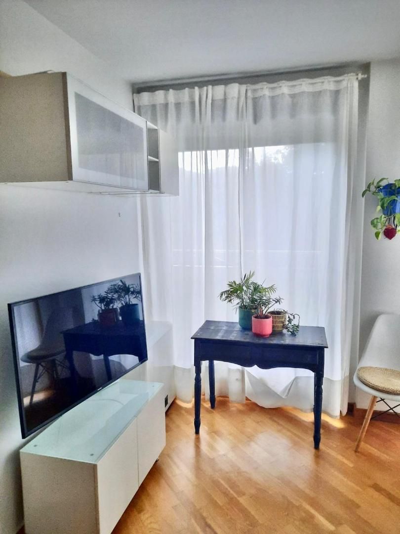 Sala d'estar de Pis en venda en Moaña amb Balcó