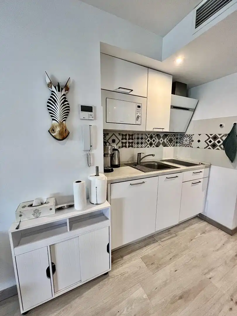Flat for sale in Avenida Duque de Ahumada, 11, Playa Bajadilla - Puertos Kitchen of Flat for sale in Marbella with Air Conditioner, Terrace and Swimming Pool