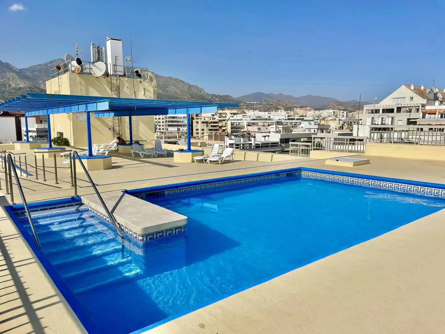 Flat for sale in Avenida Duque de Ahumada, 11, Playa Bajadilla - Puertos Swimming pool of Flat for sale in Marbella with Air Conditioner, Terrace and Swimming Pool