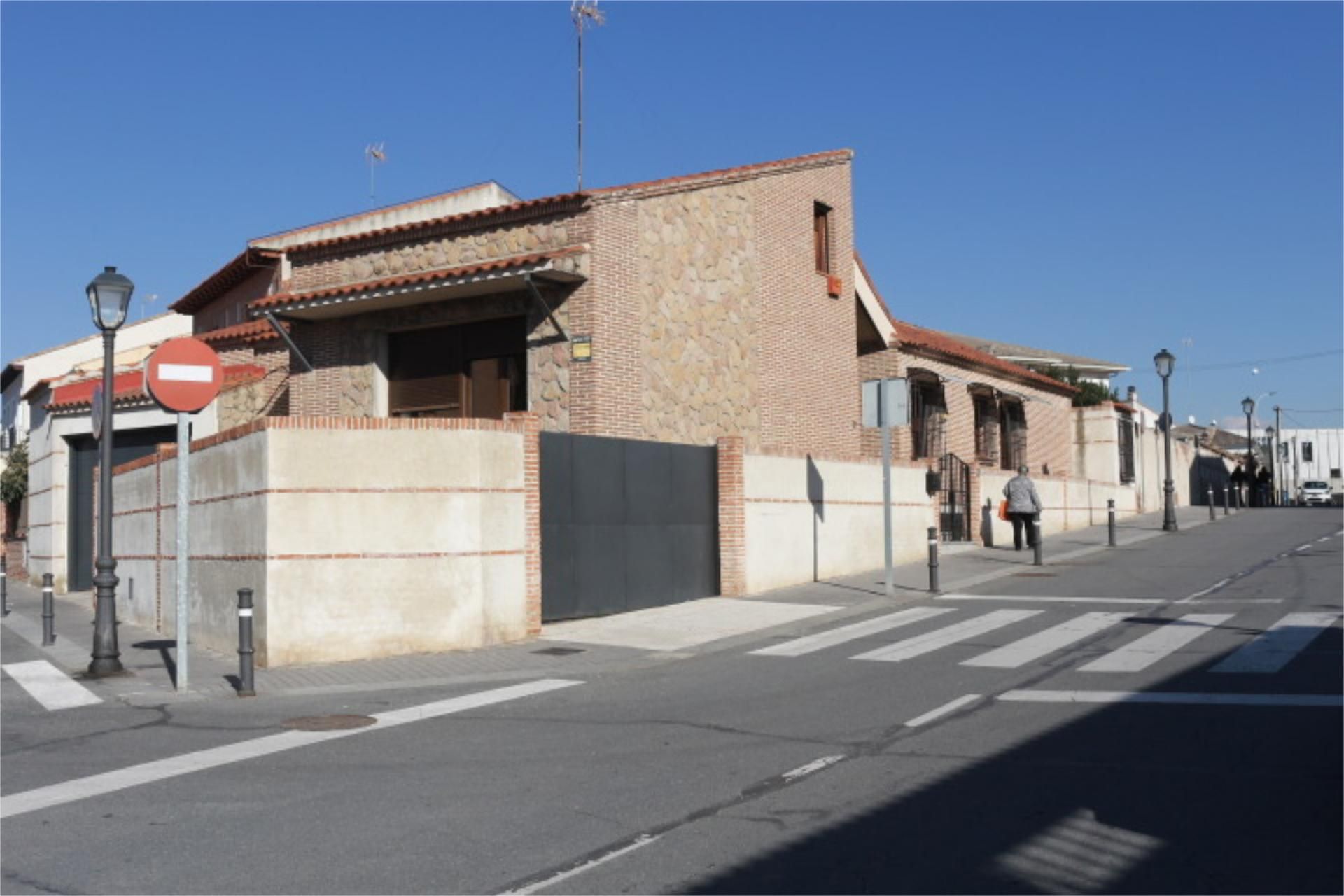 Exterior view of House or chalet for sale in Illescas  with Air Conditioner and Balcony