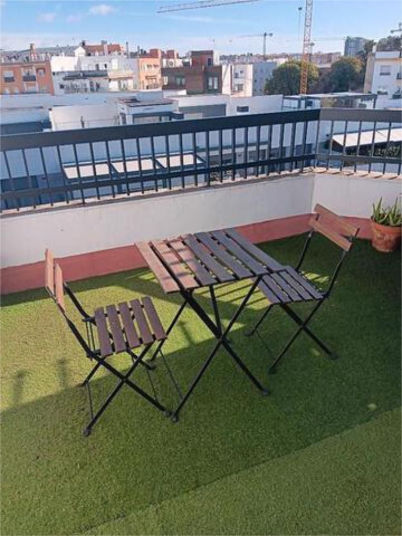 Flat to rent in La Calzada - La Florida