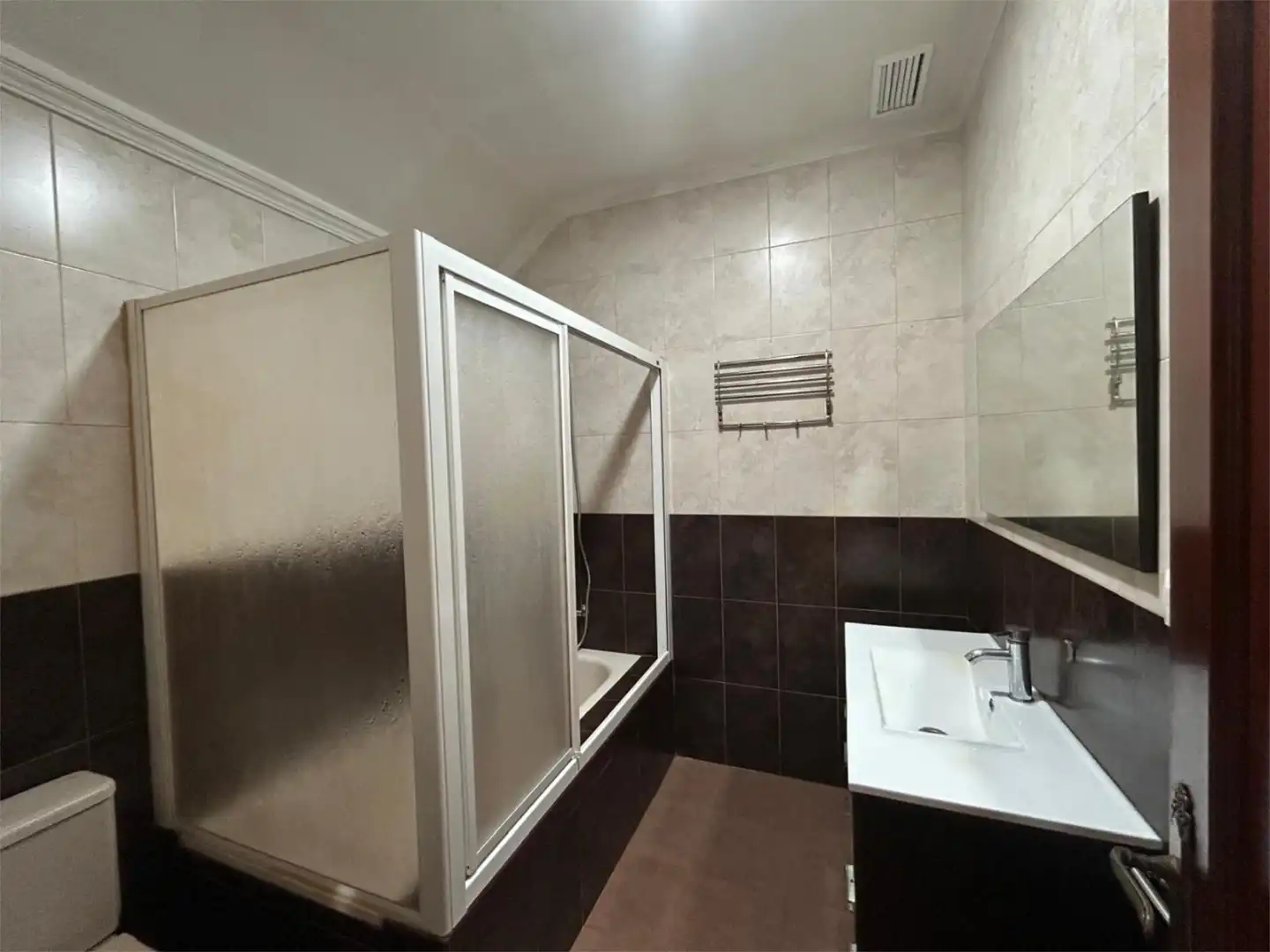 Piso en venta en Calle Puerta de Aguilar, 12, Montilla Baño de Piso en venta en Montilla con Aire acondicionado y Calefacción