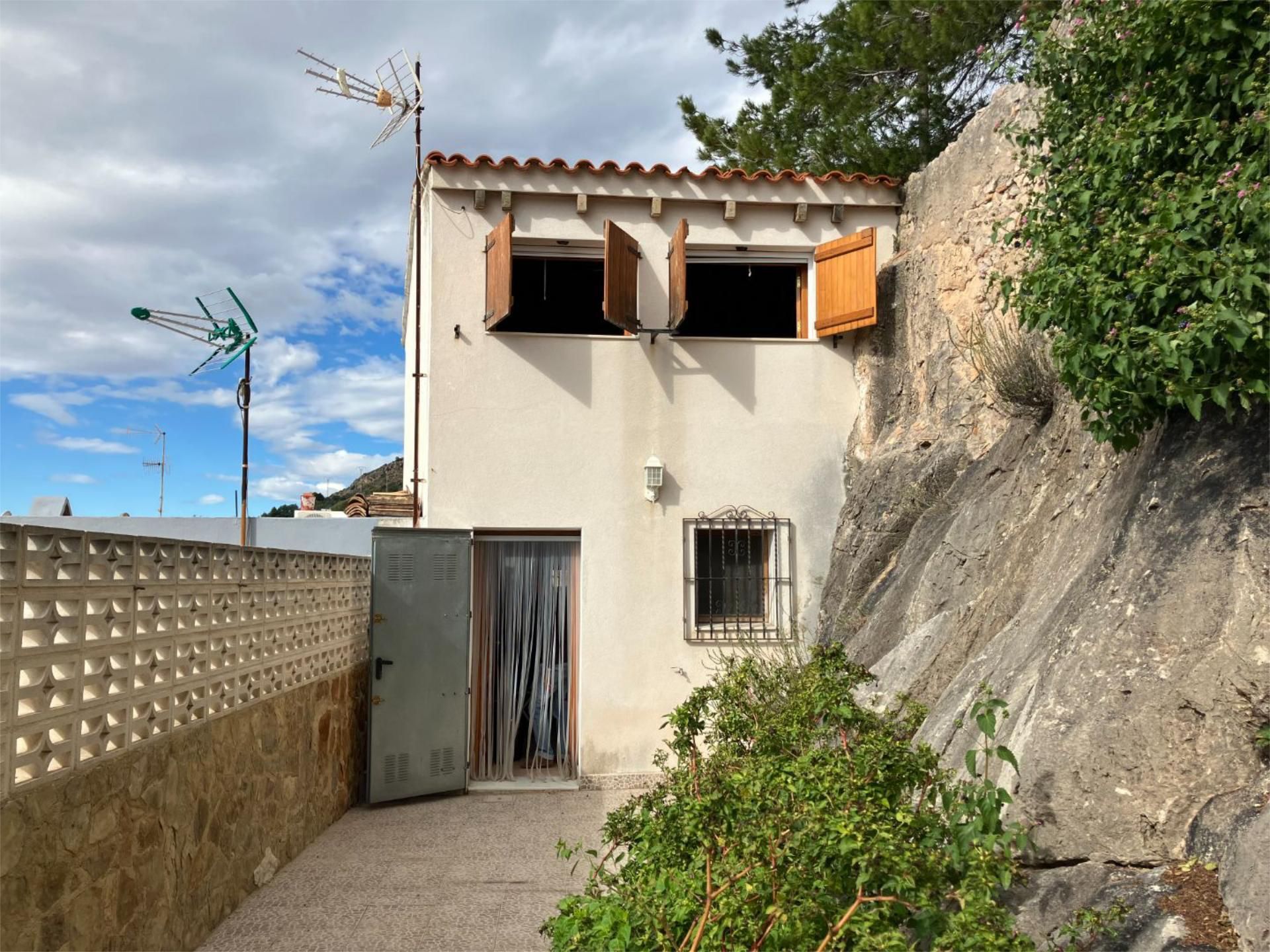 Vista exterior de Pis de lloguer en Cullera amb Aire condicionat, Jardí privat i Terrassa
