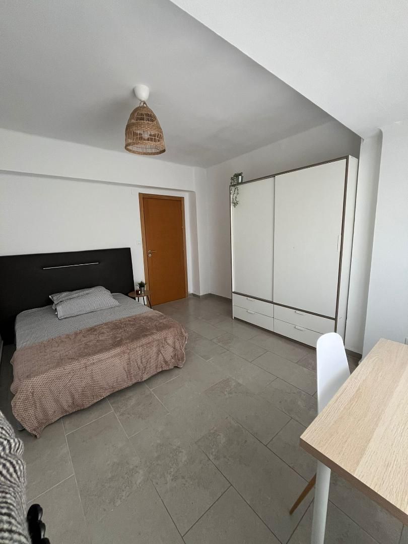 Habitació a Calle Ausiàs March, 3, Parque de la Bombilla