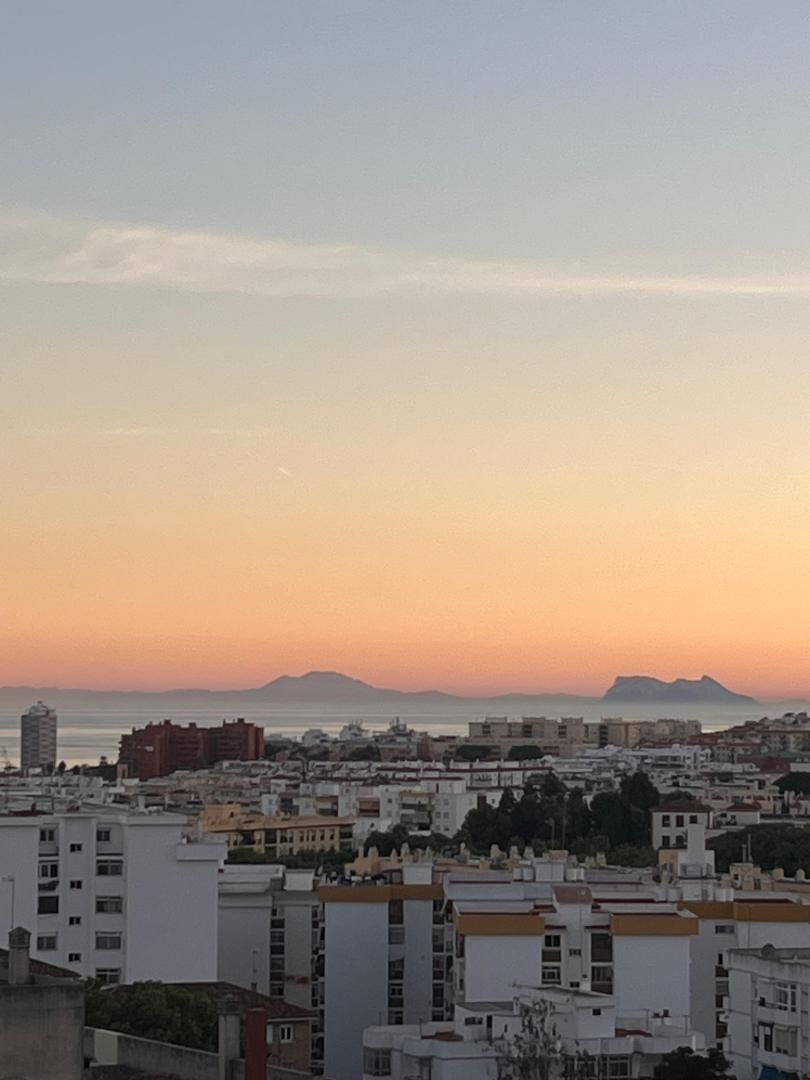 Piso de alquiler en Avenida de los Reales, Sierra de Estepona - Avda. de Andalucía