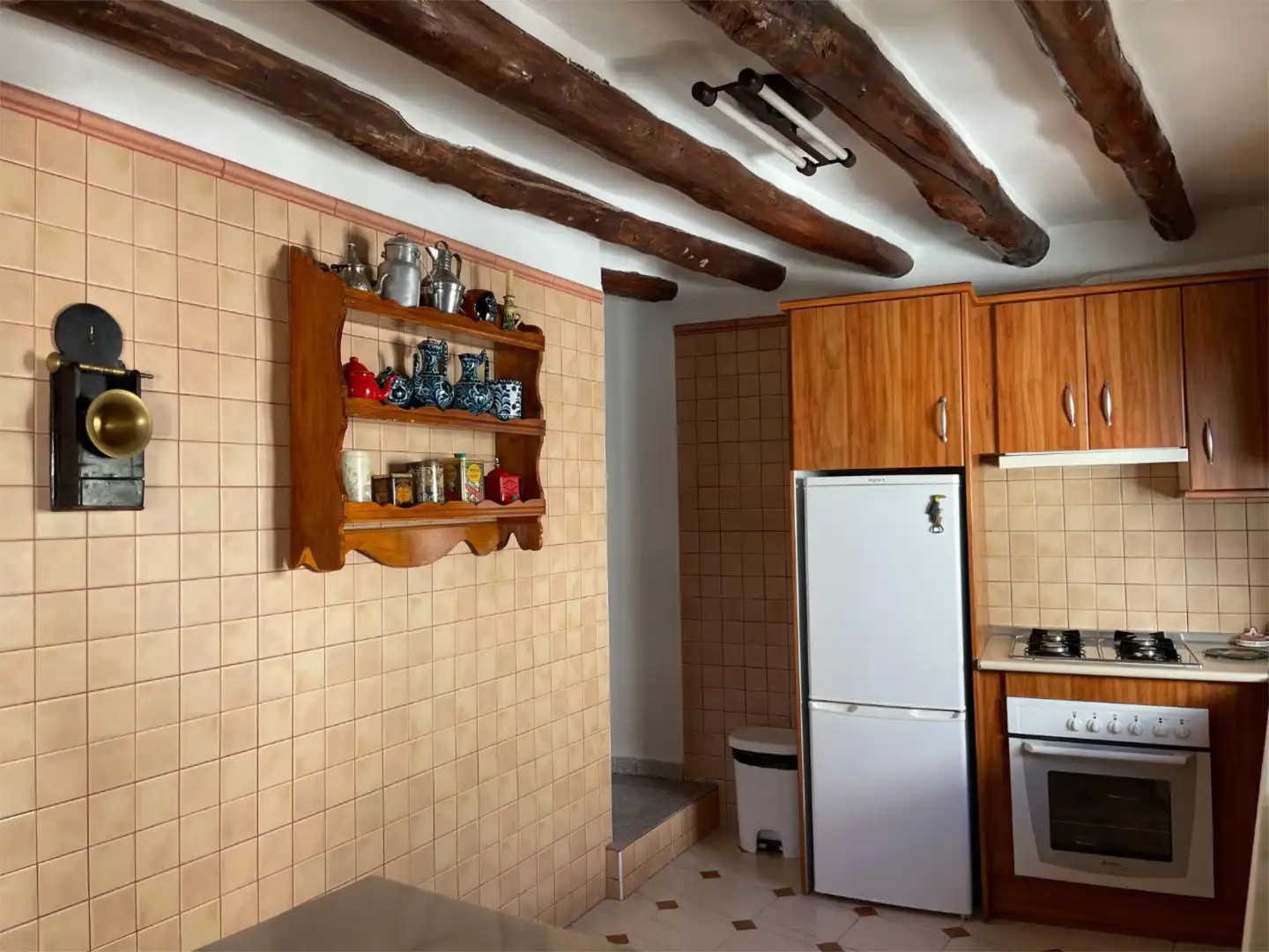 Casa adosada en venta en Alpujarra de la Sierra Cocina de Casa adosada en venta en Alpujarra de la Sierra con Terraza