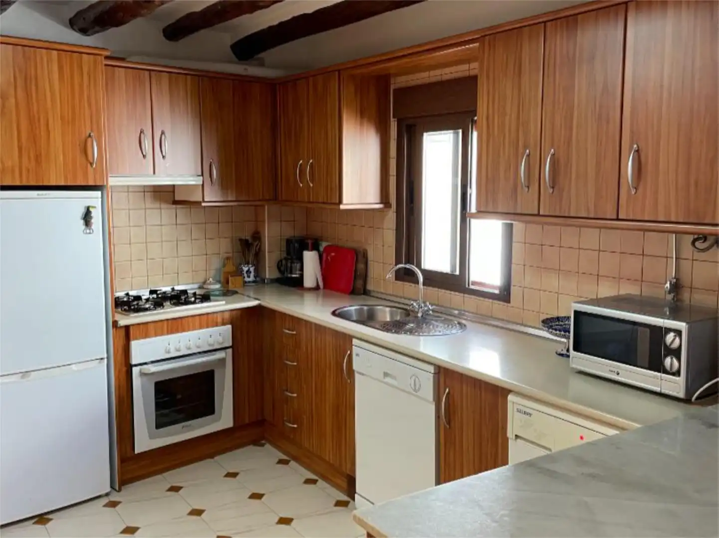 Casa adosada en venta en Alpujarra de la Sierra Cocina de Casa adosada en venta en Alpujarra de la Sierra con Terraza