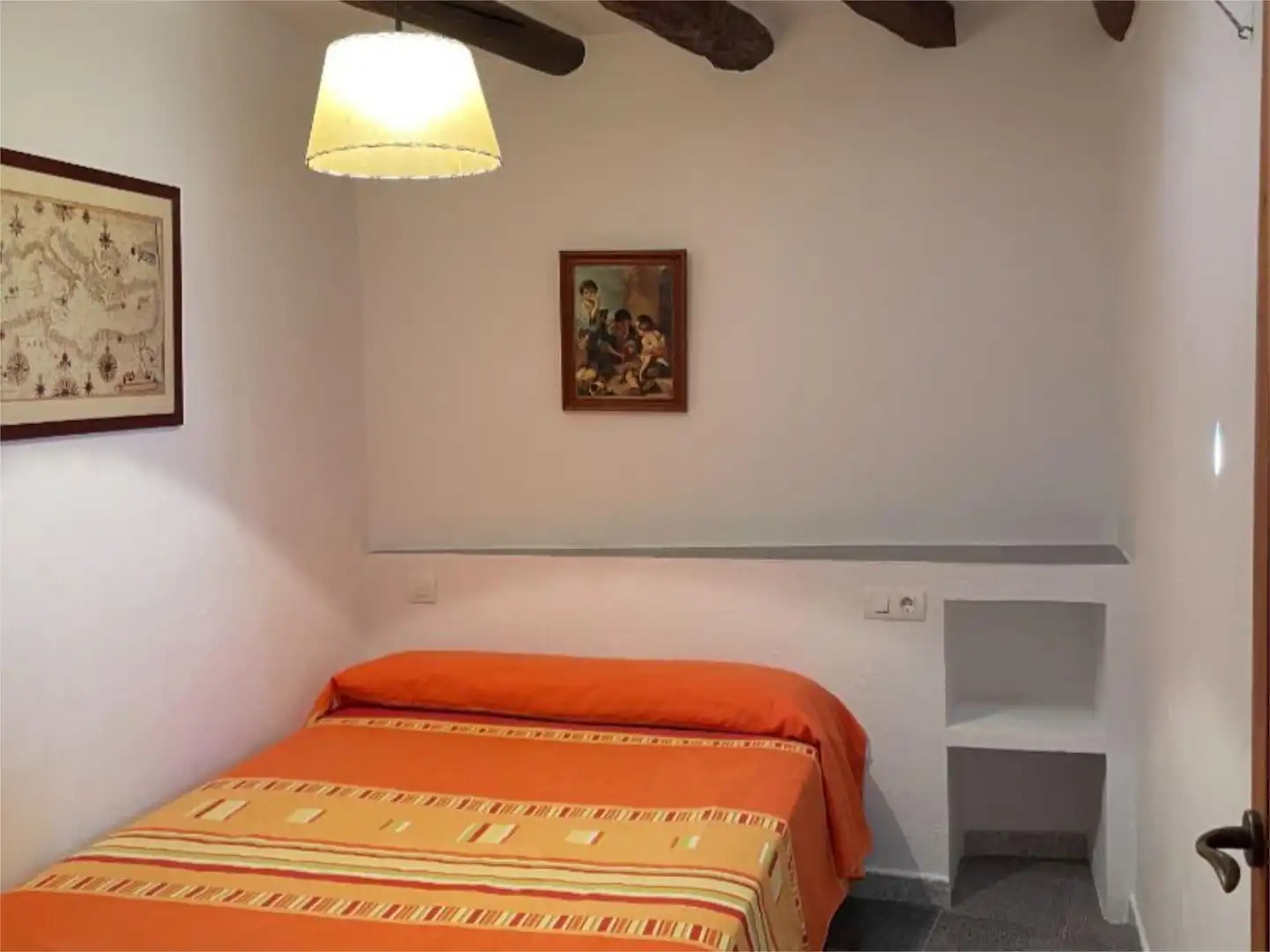 Casa adosada en venta en Alpujarra de la Sierra Habitación de Casa adosada en venta en Alpujarra de la Sierra con Terraza