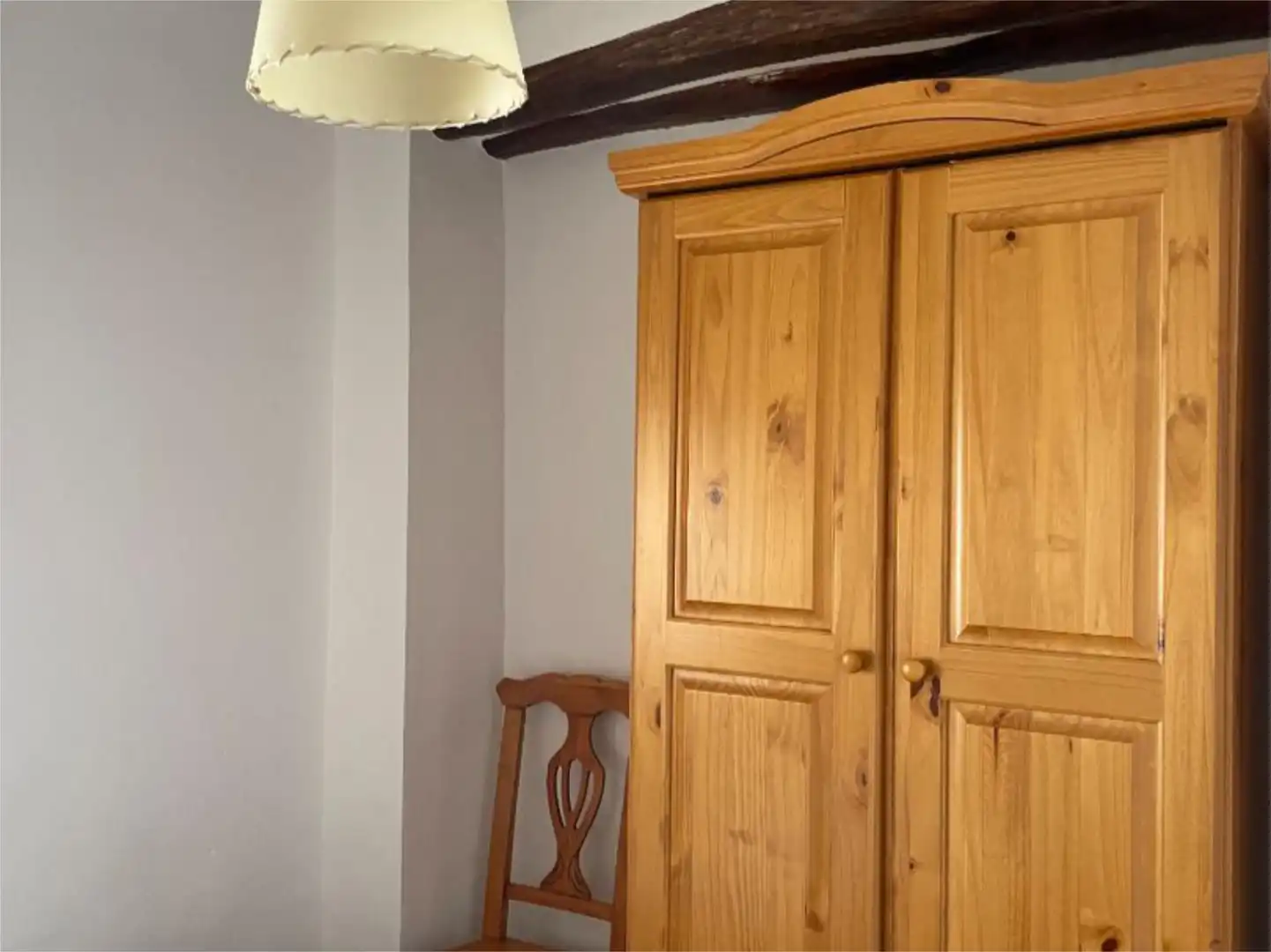 Casa adosada en venta en Alpujarra de la Sierra Habitación de Casa adosada en venta en Alpujarra de la Sierra con Terraza