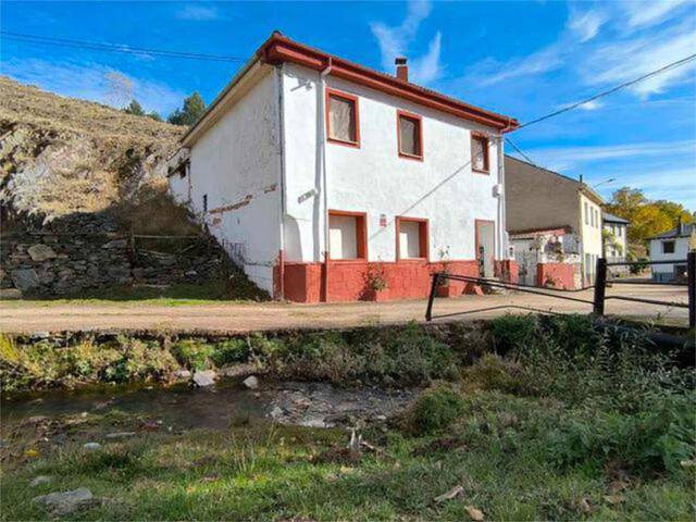 Casa-chalet en Venta en Riello